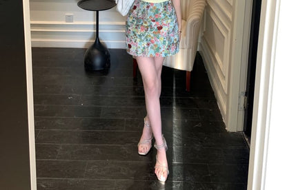 Short-Sleeve Off-Shoulder Plain Lace Trim Tee / High Rise Floral Mini Pencil Skirt