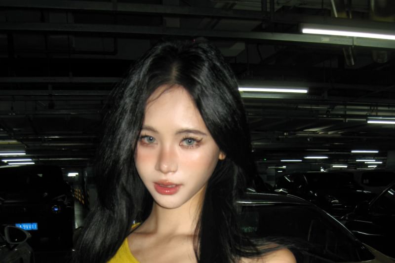 Short-Sleeve One-Shoulder Plain Cropped Tee