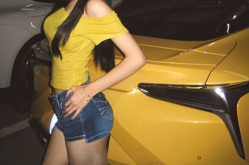 Short-Sleeve One-Shoulder Plain Cropped Tee