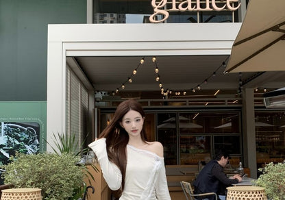 Long-Sleeve One-Shoulder Plain Asymmetrical Lace Trim Ruched Tee / High Rise Maxi A-Line Skirt