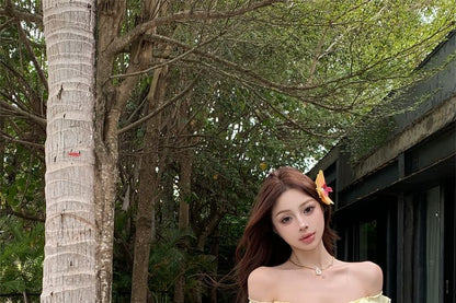 Halter Plain Ruffle Top / High Waist Strawberry Print Mini Pencil Skirt