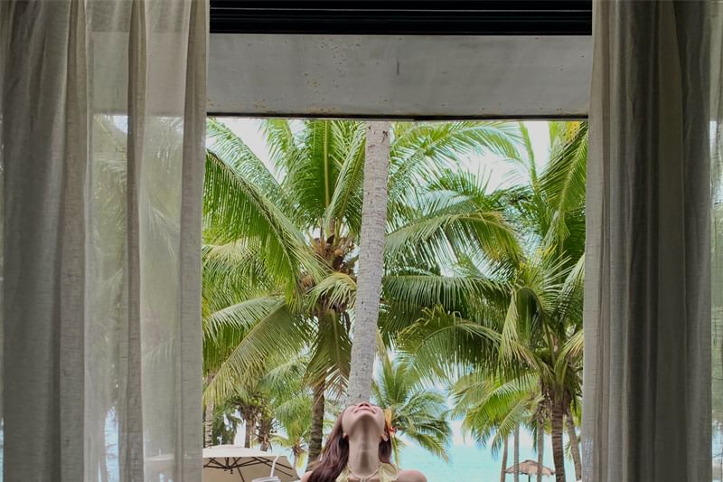 Halter Plain Ruffle Top / High Waist Strawberry Print Mini Pencil Skirt