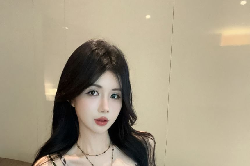 V-Neck Leopard Print Ruffle Panel Tie-Up Slit Cami Top