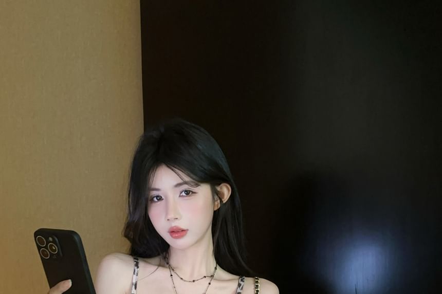 V-Neck Leopard Print Ruffle Panel Tie-Up Slit Cami Top