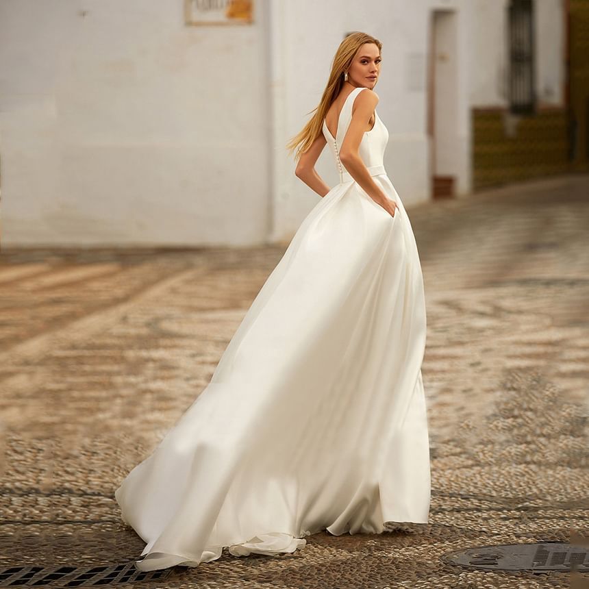 Sleeveless Trained Plain A-Line Evening Gown