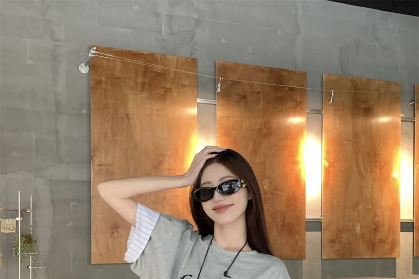 Short Sleeve Round Neck Lettering Print Striped Panel T-Shirt