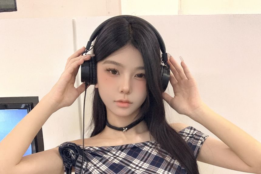 Short Sleeve Off Shoulder Plaid Top