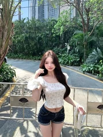 Cap Sleeve Scoop Neck Cartoon Print Bow Crop T-Shirt