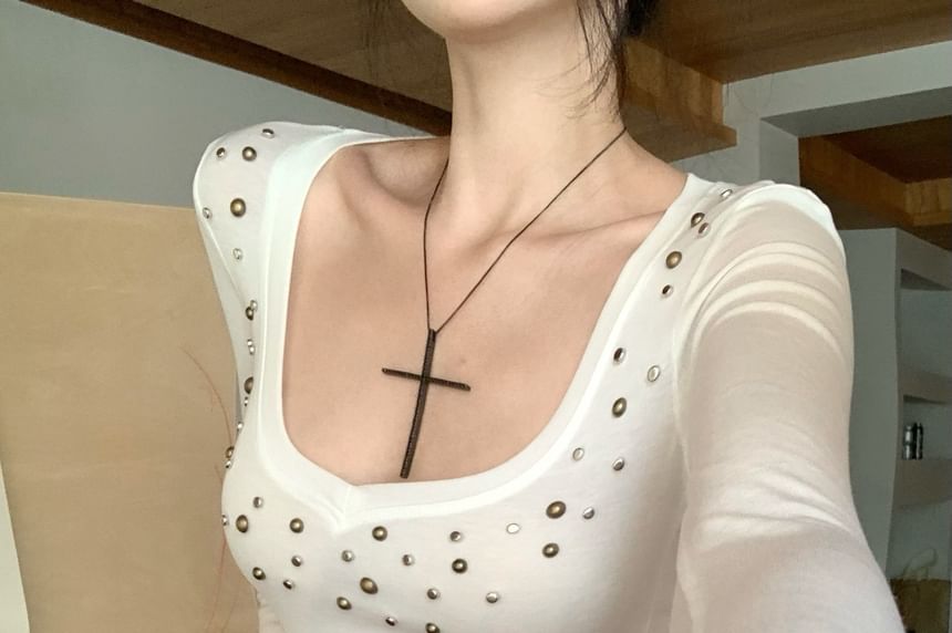 Short Sleeve Deep Plunge Plain Studded Tee