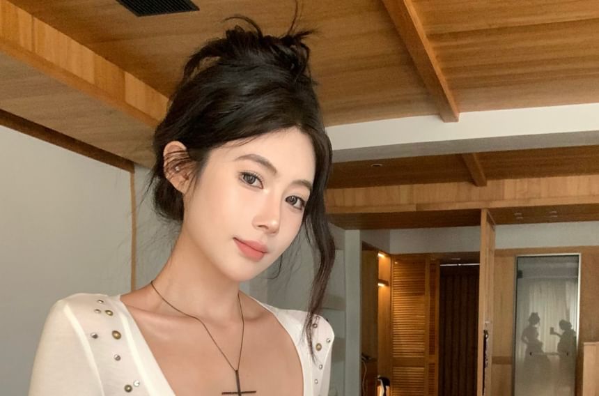 Short Sleeve Deep Plunge Plain Studded Tee