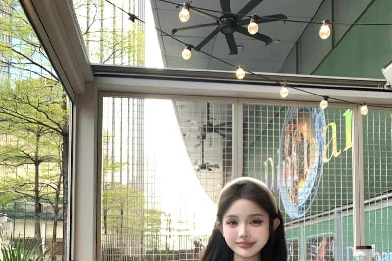 Short Sleeve Scoop Neck Plain Bow Tee / High Waist Plain Tiered Lace Shorts