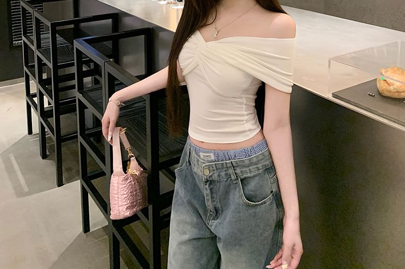 Short-Sleeve V-Neck Twisted Plain Crop Top