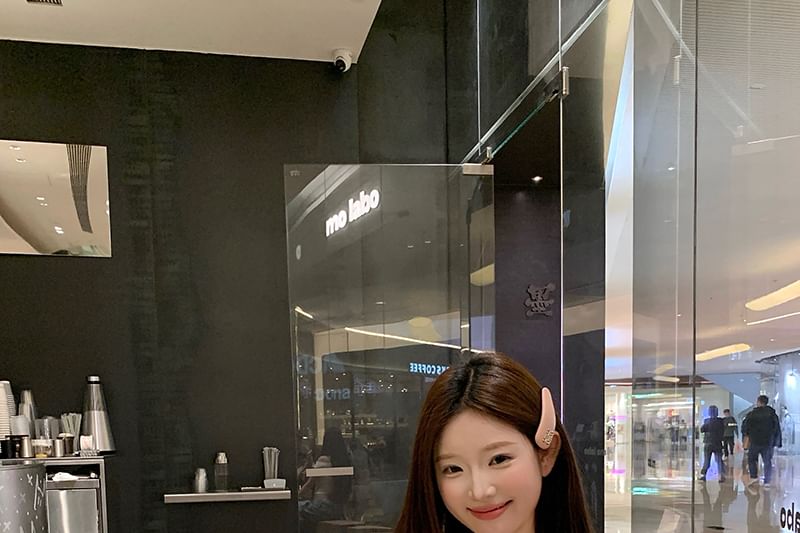 Short-Sleeve V-Neck Twisted Plain Crop Top