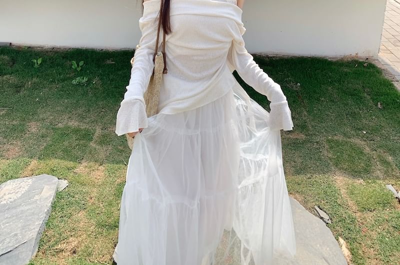 Mock Two-Piece Long-Sleeve Plain Top / High Rise Maxi A-Line Skirt