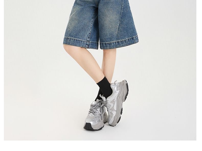 Mid Rise Washed Wide Leg Jorts