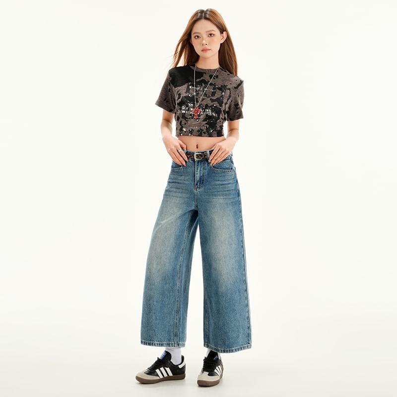 Mid Rise Washed Cropped Wide Leg Jeans