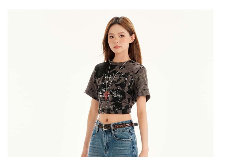 Mid Rise Washed Cropped Wide Leg Jeans