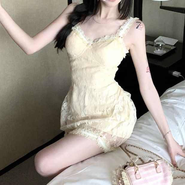 Spaghetti Strap Floral Lace Mini Bodycon Dress