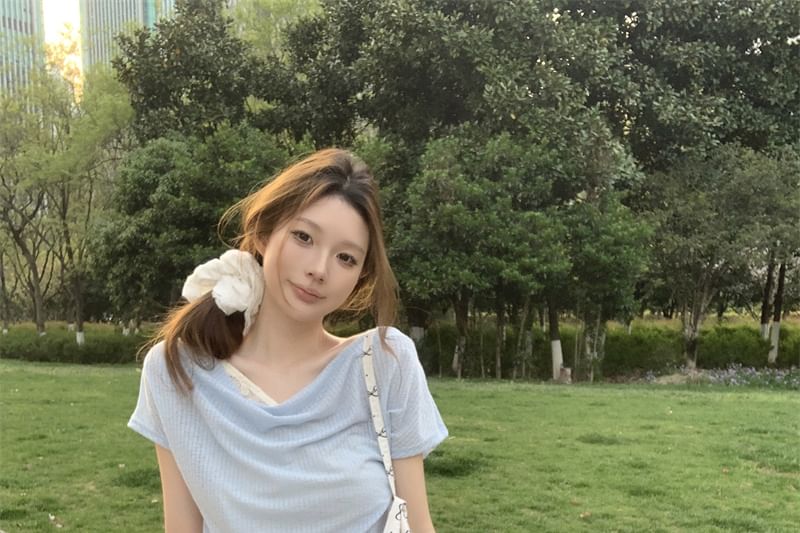 Short-Sleeve One-Shoulder Plain Tee