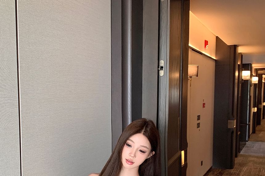 V-Neck Lace Trim Fishbone Cami Top