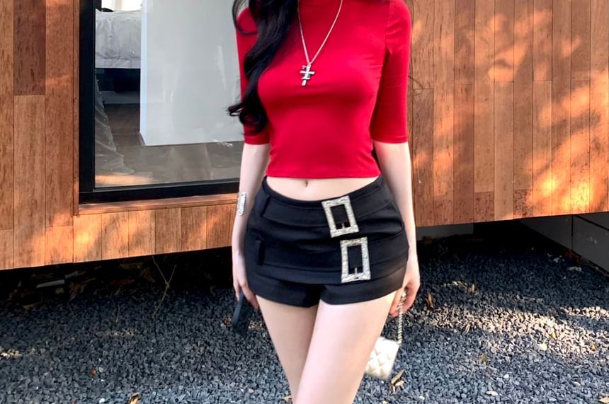 Short-Sleeve Crew Neck Plain Crop Tee / Low Rise Rhinestone Buckled Shorts