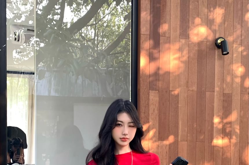 Short-Sleeve Crew Neck Plain Crop Tee / Low Rise Rhinestone Buckled Shorts