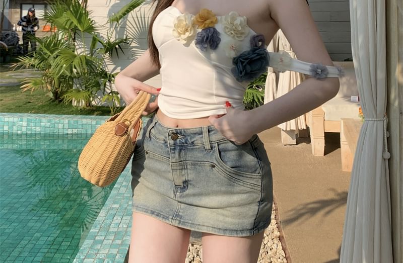 Off-Shoulder Floral Crop Top