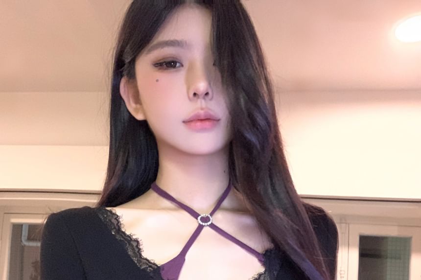 Set: Halter-Neck Crop Top + Long-Sleeve V-Neck Lace Trim Crop Tee