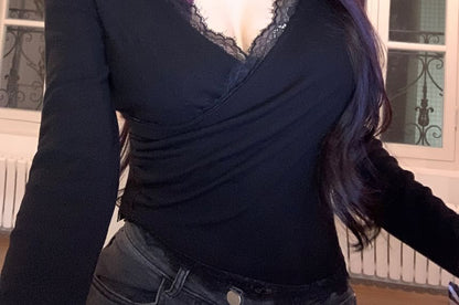 Set: Halter-Neck Crop Top + Long-Sleeve V-Neck Lace Trim Crop Tee