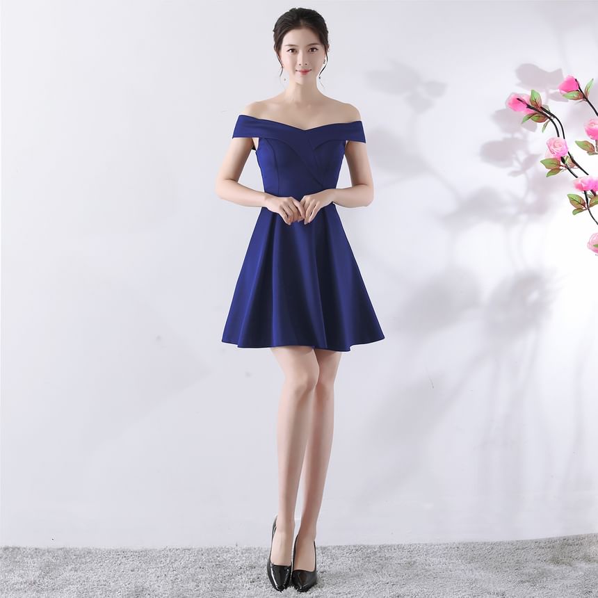 Off Shoulder Short Sleeve Plain A-Line Mini Party Dress