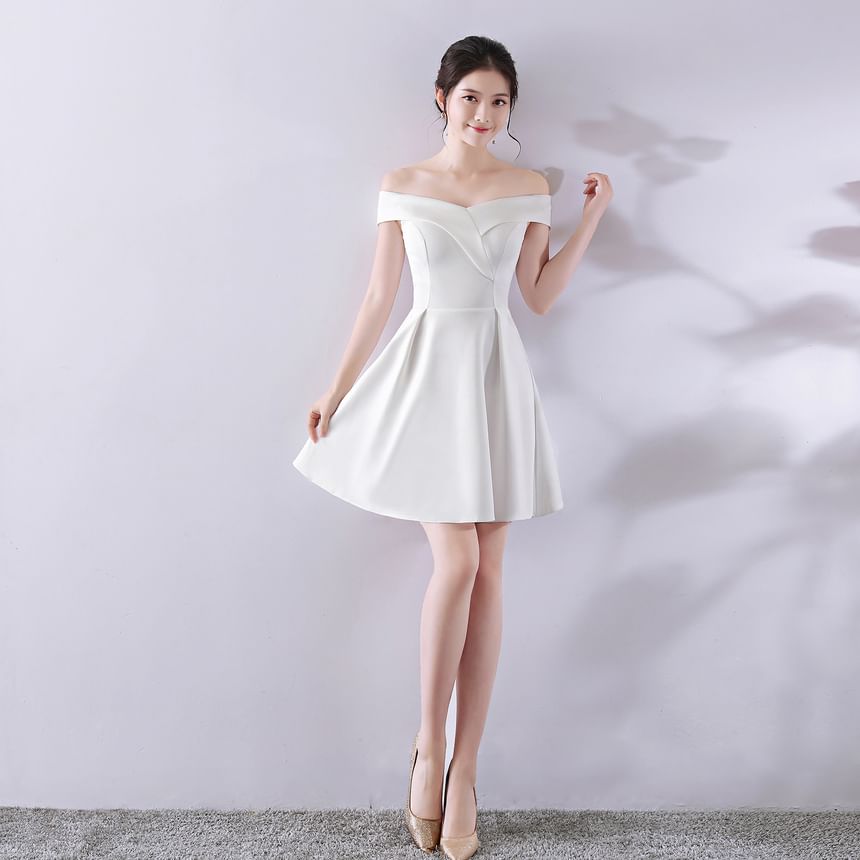 Off Shoulder Short Sleeve Plain A-Line Mini Party Dress