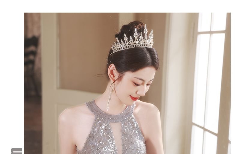 Halter Neck Sequin Cutout A-Line Evening Gown