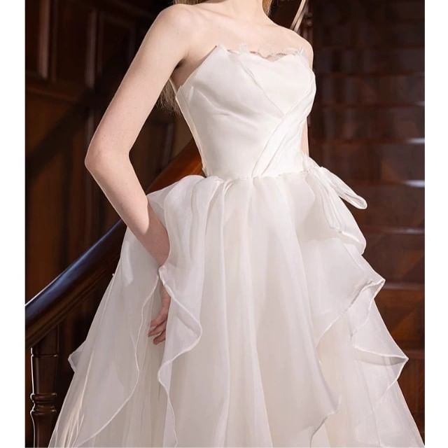 A-Line Gown Wedding Bow Ruffle Strapless Plain Accent