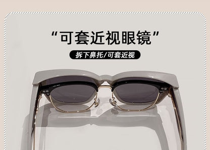 Polarized Sunglasses / Case / Fabric Pouch / Cleaning Cloth / Set