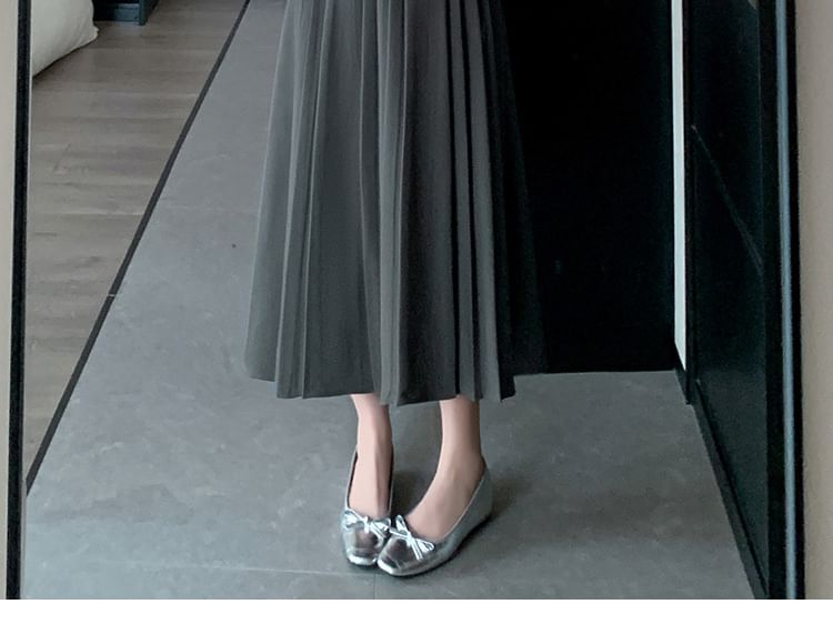 Pleated Midi Skirt with High Waist and A-Line Silhouette