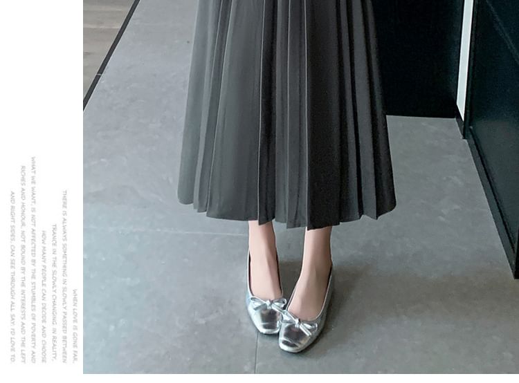 Pleated Midi Skirt with High Waist and A-Line Silhouette