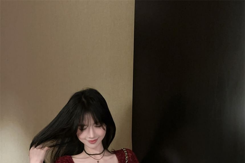 Short-Sleeve Square Neck Slit Hem Lace Top