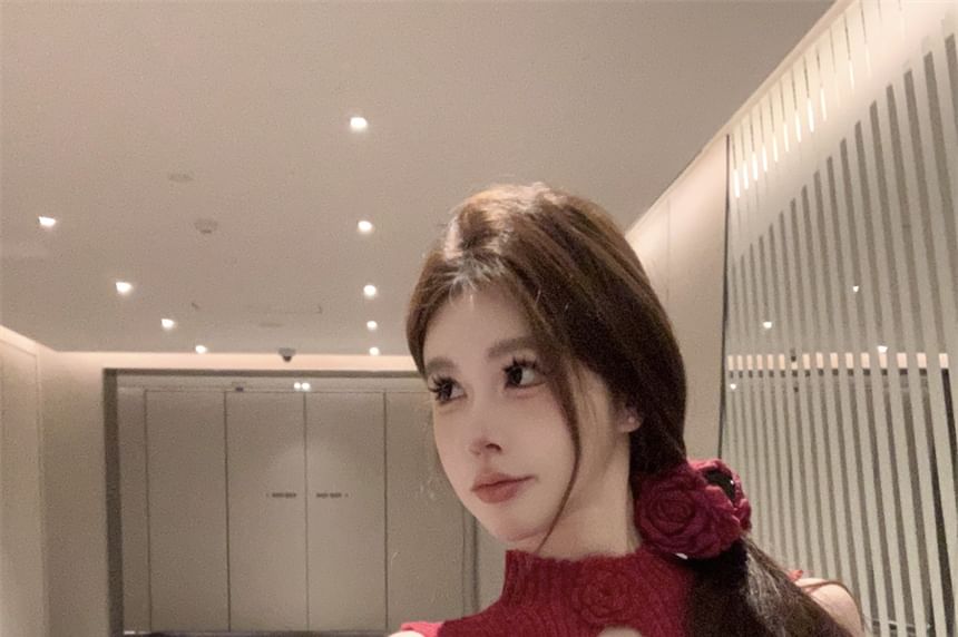 Sleeveless Mock Neck Floral Accent Crop Knit Top