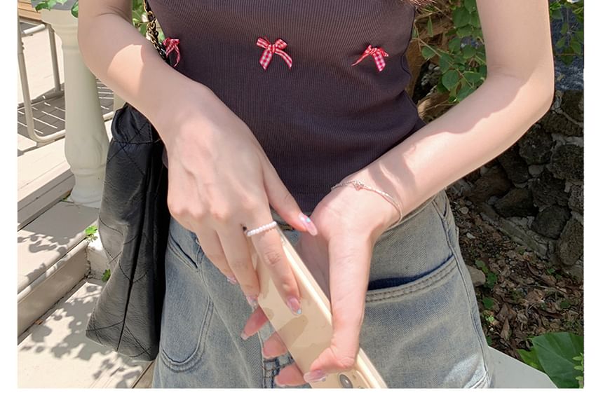 Short-Sleeve Scoop Neck Bow Accent Contrast Trim Crop T-Shirt