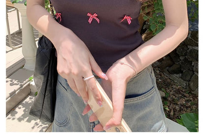 Short-Sleeve Scoop Neck Bow Accent Contrast Trim Crop T-Shirt