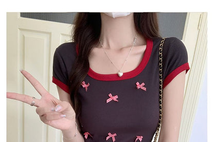 Short-Sleeve Scoop Neck Bow Accent Contrast Trim Crop T-Shirt