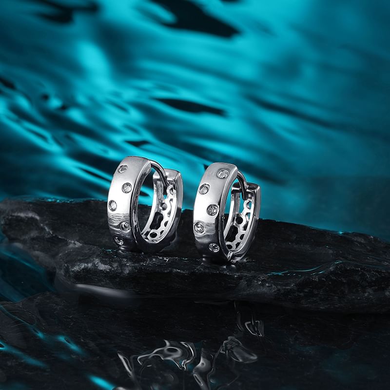 Cutout Alloy Huggie Earring