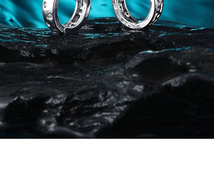 Cutout Alloy Huggie Earring