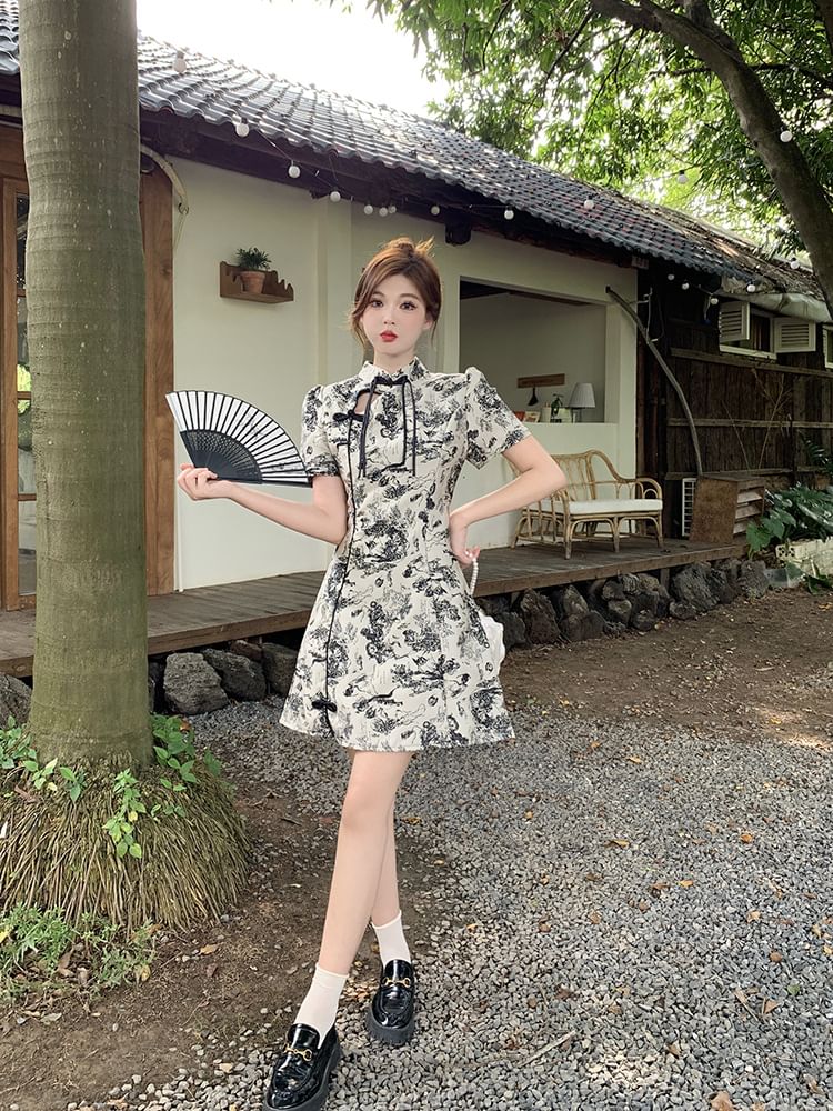 Short-Sleeve Floral Cutout Mini A-Line Qipao