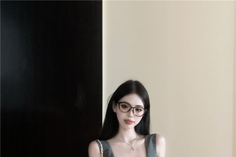 Square Neck Dotted Crop Slim Fit Tank Top / High Waist Bubble Hem Shorts