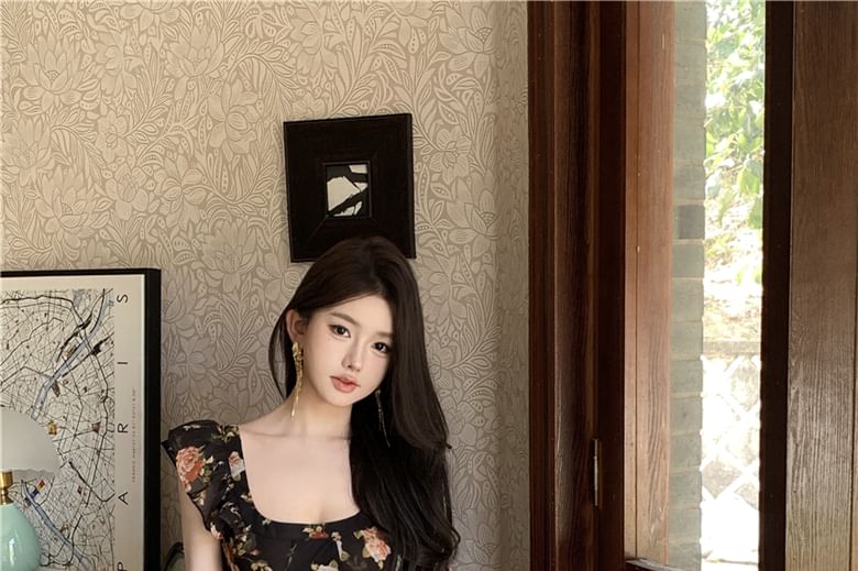 Cap-Sleeve Scoop Neck Floral Ruffle Trim Maxi Sheath Dress