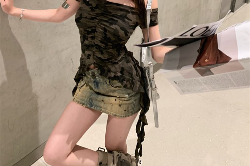 Cap-Sleeve Off-Shoulder Camo Print Asymmetrical Ruffle Trim Slim Fit Tee