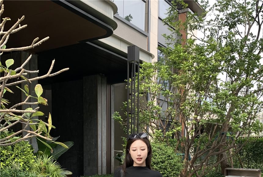 Short-Sleeve Mock Neck Plain Crop Slim Fit Tee / Mid Waist Maxi A-Line Skirt