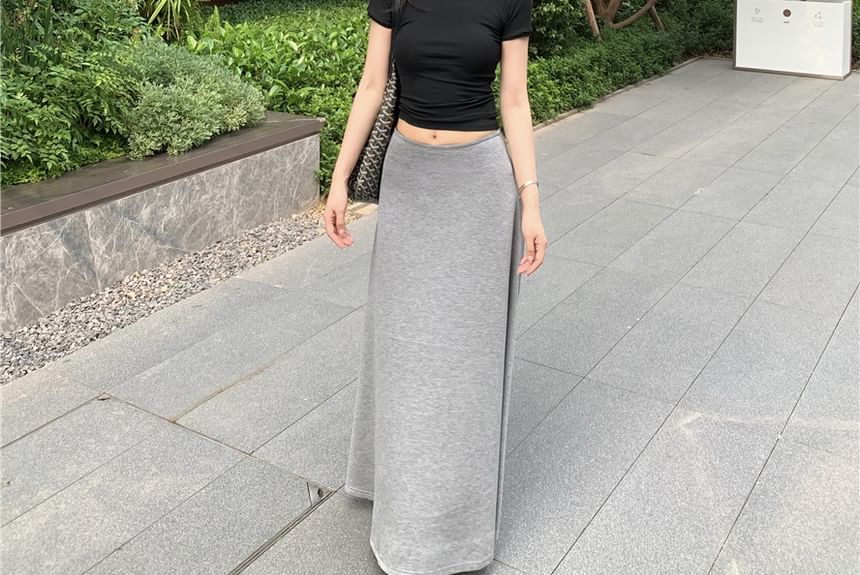 Short-Sleeve Mock Neck Plain Crop Slim Fit Tee / Mid Waist Maxi A-Line Skirt
