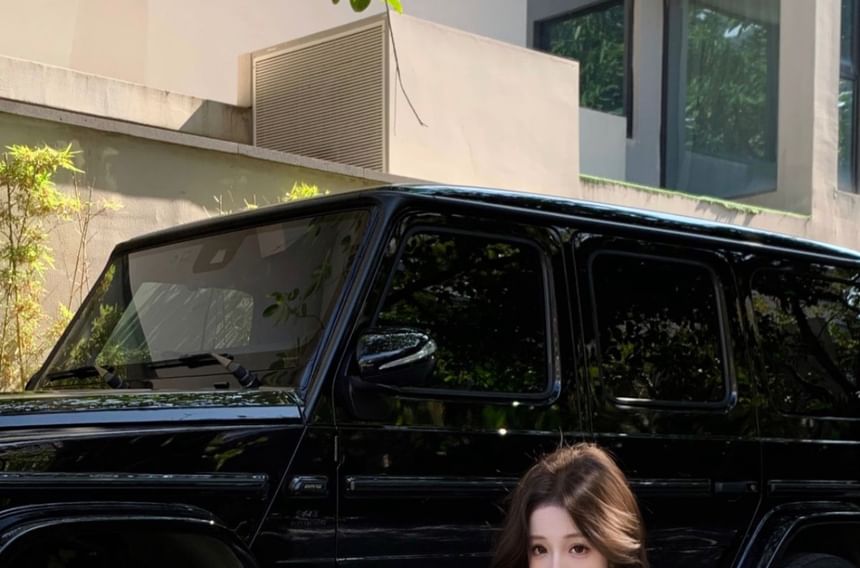 Halter Plain Bow Crop Slim Fit Top / Elastic Waist Tiered Mini A-Line Skirt